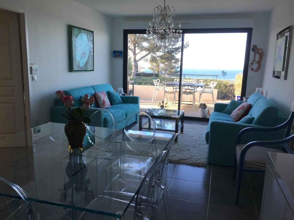 Charmant F3 vue mer avec piscine, Bandol