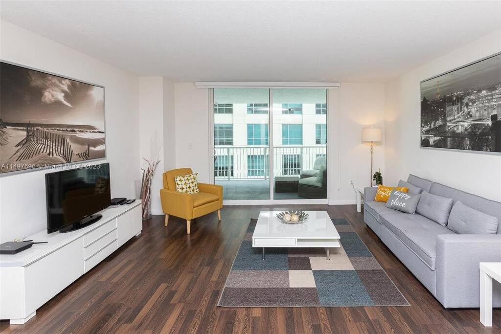 Entire Condo in Brickell steps from Brickell City Centre, Miami