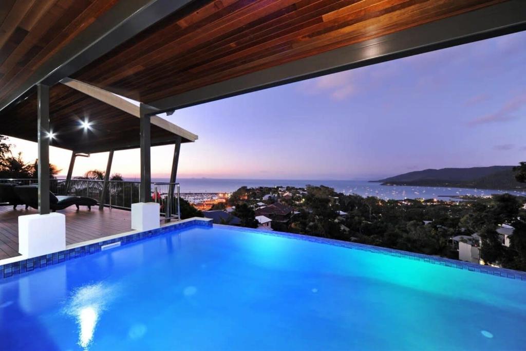 15 Kara - Luxurious Home With Million Dollar Views, Airlie Beach