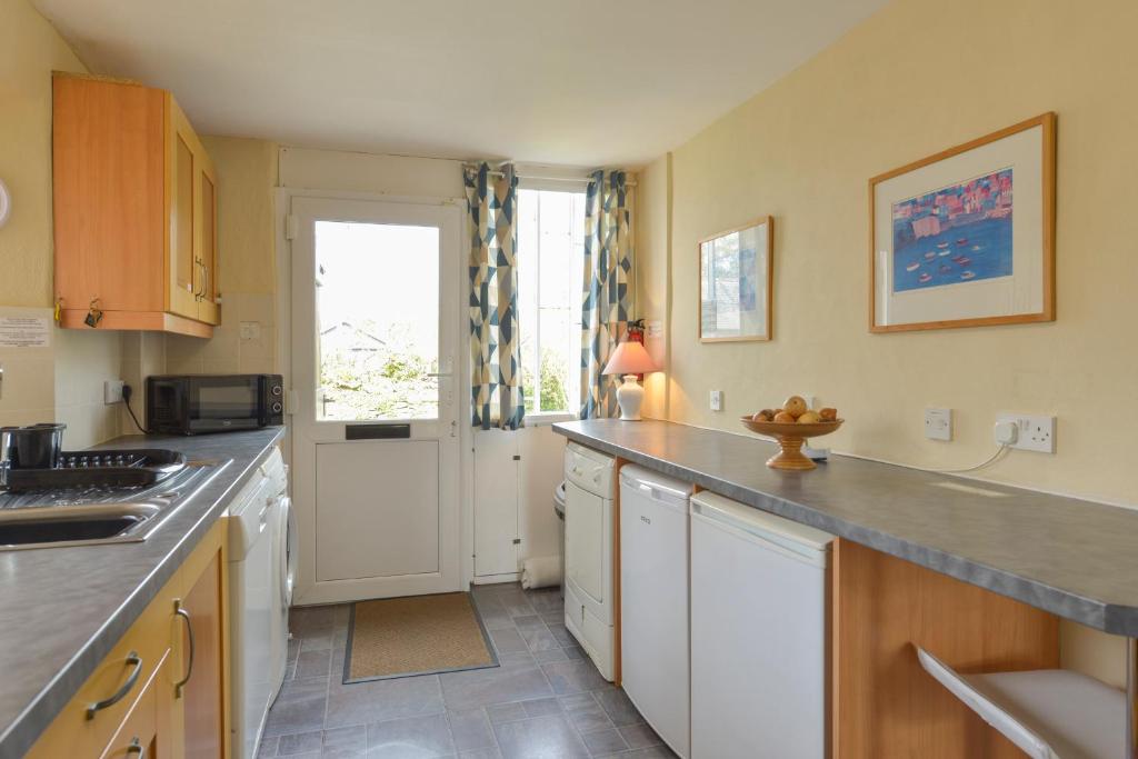 Regatta Cottage, Truro photo 7