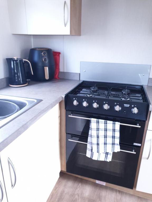 16 Anglers Acre, Tattershall Lakes photo 4