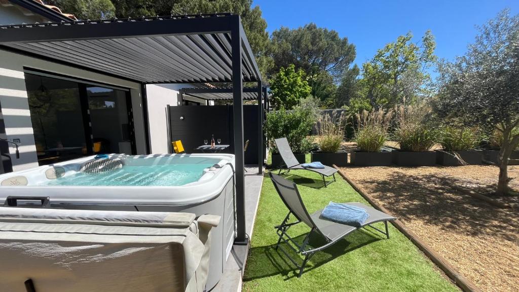 Pause spa sur la route du Ventoux adults only, Carpentras