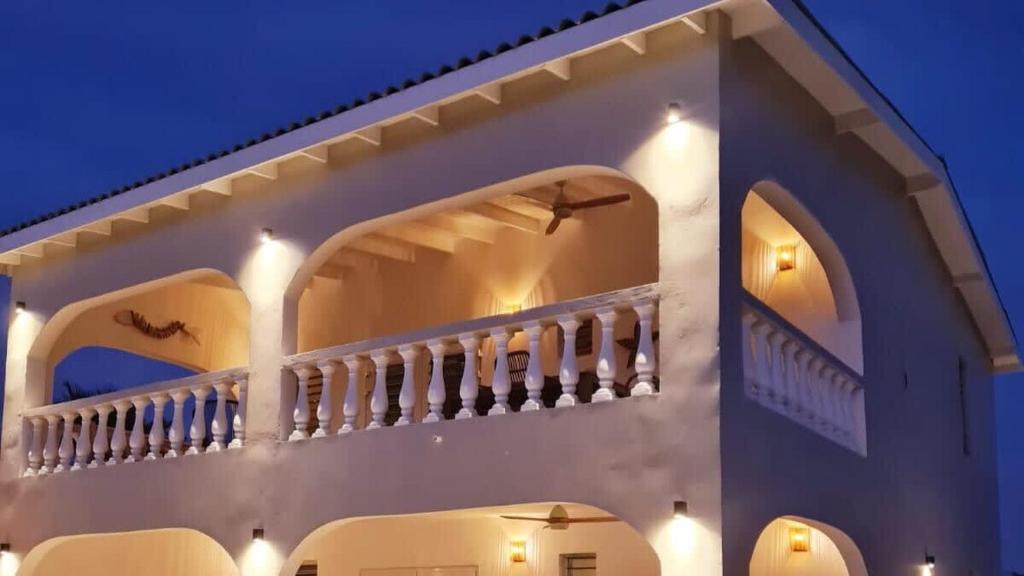 12B Flamingo, Kralendijk