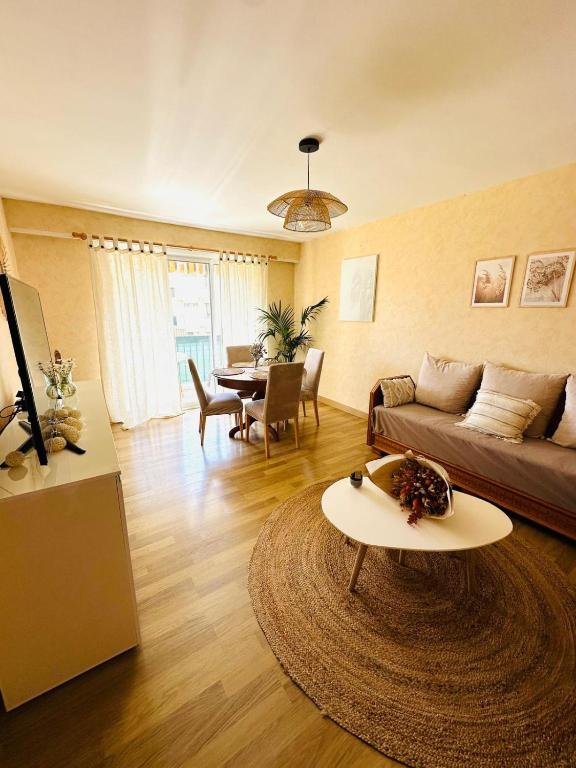 Spacieux 2 chambres 65m2 climatisé au village médiéval entre Nice et Antibes - 1