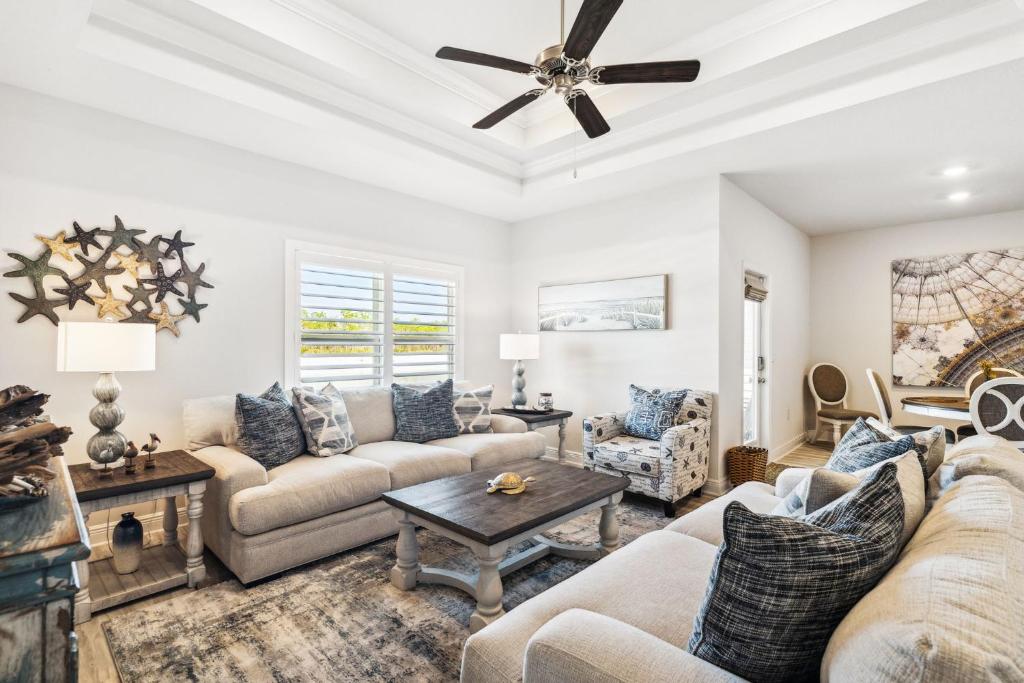 On Seabatical in Windmark Resort! - Bikes, Walk to Beach, Pool, Beach Gear, Golf Cart Incl!, Port Saint Joe