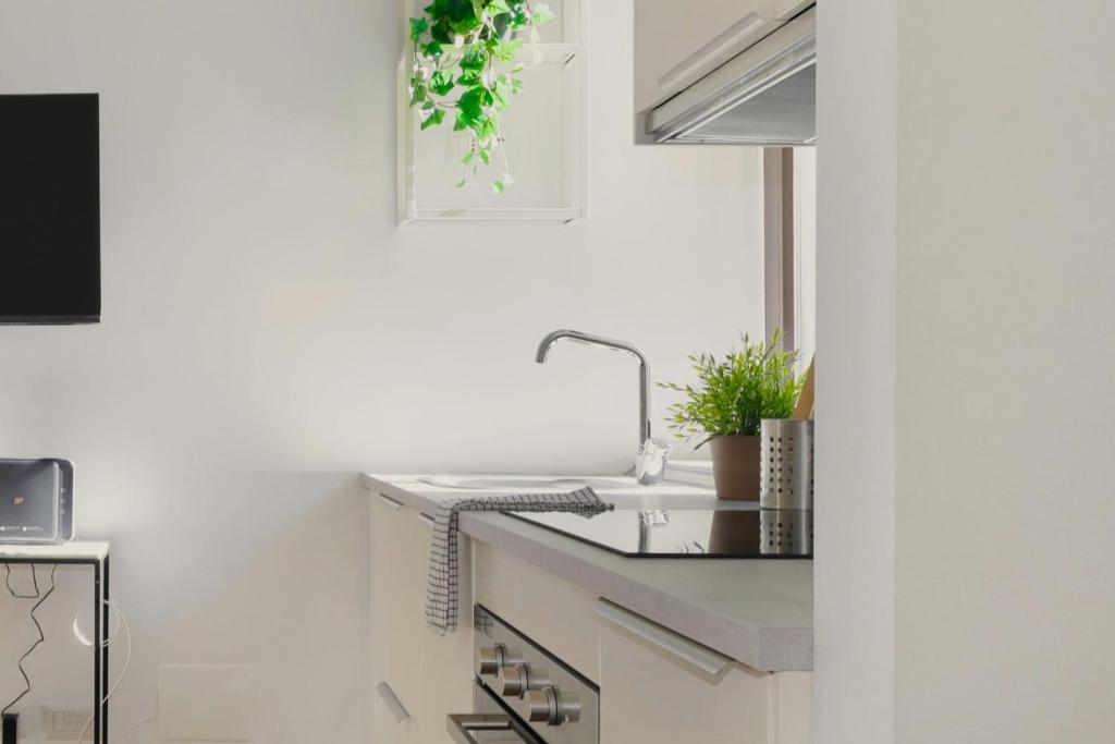 Just Urban Stays - Sunny 2BR Flat in the Heart of Milan - M2 and M4 metro - 4