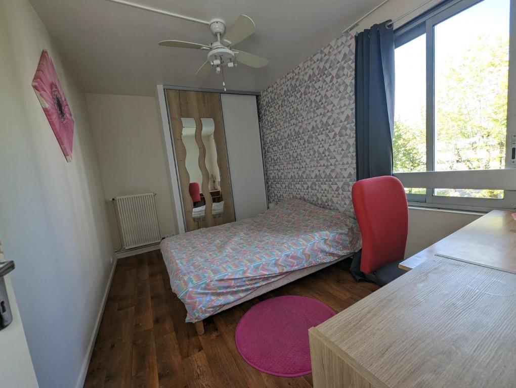 Grand Appartement 4 chambres en Face du CHU et de l'Université de Poitiers - Accès rapide Futuroscope en 15 min - 5