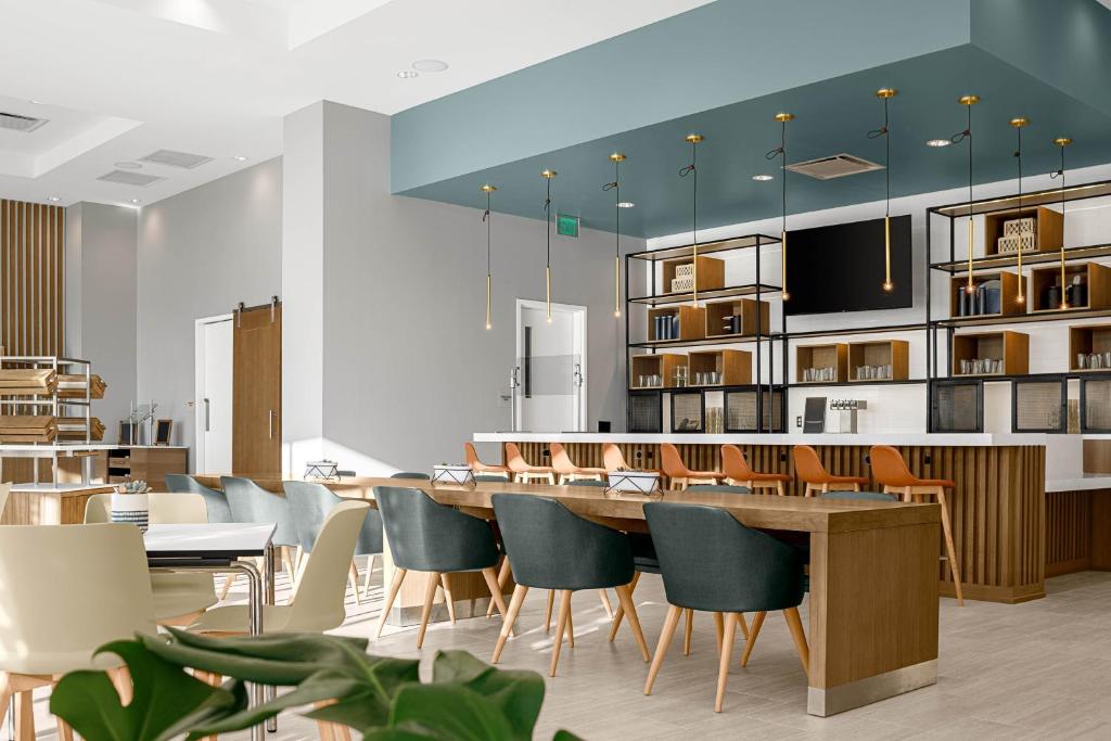 Element Nashville Vanderbilt West End ラウンジ