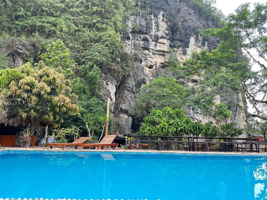 Tam Coc Rocky Hotel