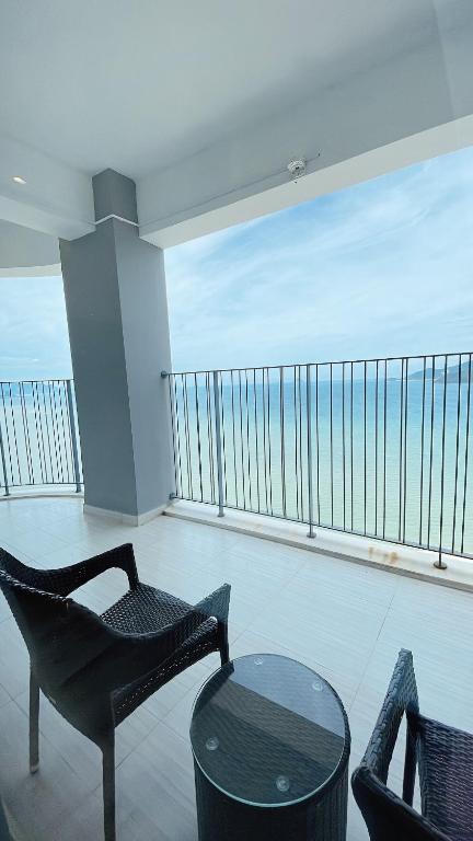 OCEANFRONT SUITES NHA TRANG