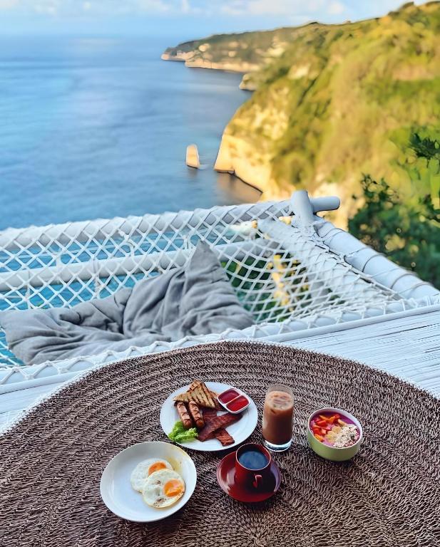 Tropical Glamping Nusa Penida Diamond Beach &#8211; Cliff Side Edge