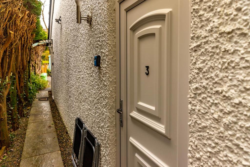 Entrance, Roger Ground Guest House - with Onsite Car Parking in Windermere