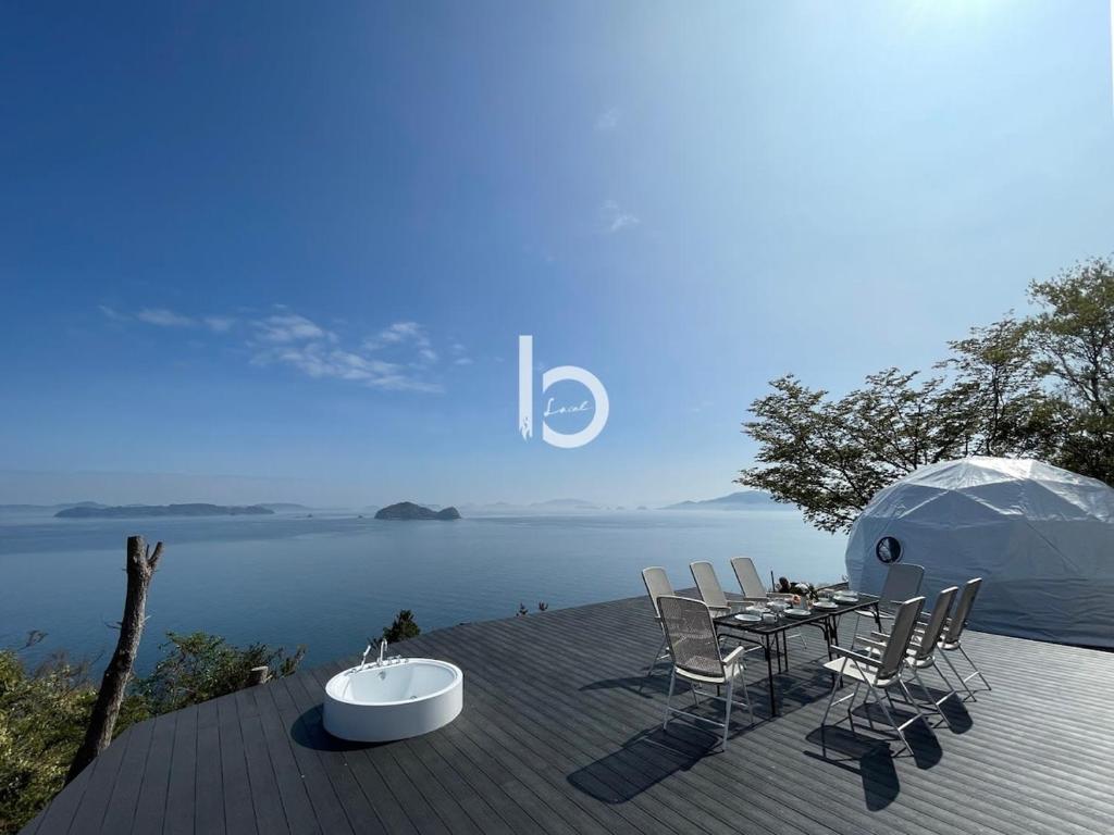 b local Umitosora - 2 BR Villa with Breathtaking Ocean View for 10 Ppl, Kure