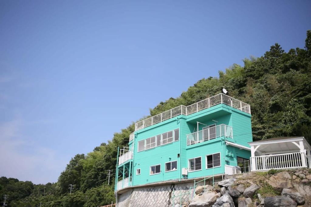 b local KAI House - with Ocean view good for 8 PPL Free WiFi, Komatsu