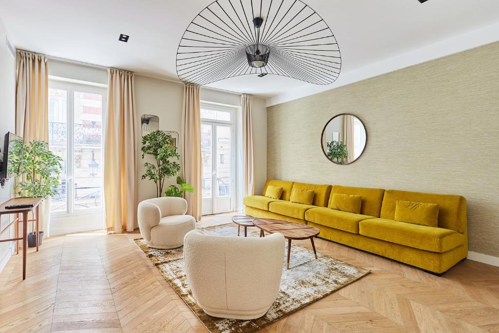 Apartement Place Vendome by Studioprestige, Paris