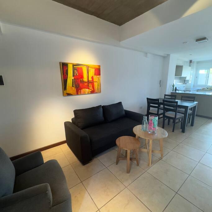Departamento bien ubicado, espacio amplio y con terraza - 1