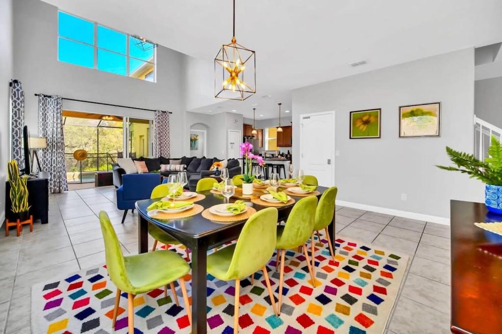 Appealing, Large 5BD Home Close to Themed-Parks #5PP961, Kissimmee