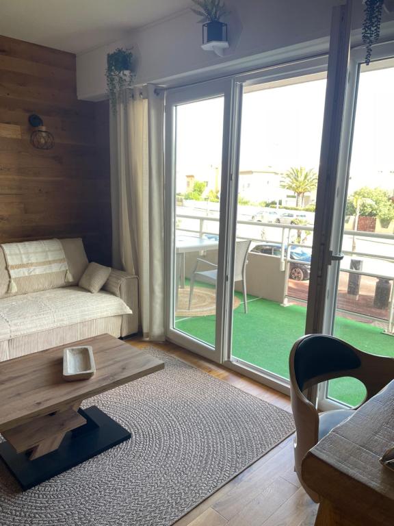 UN CHALET A LA MER - 3