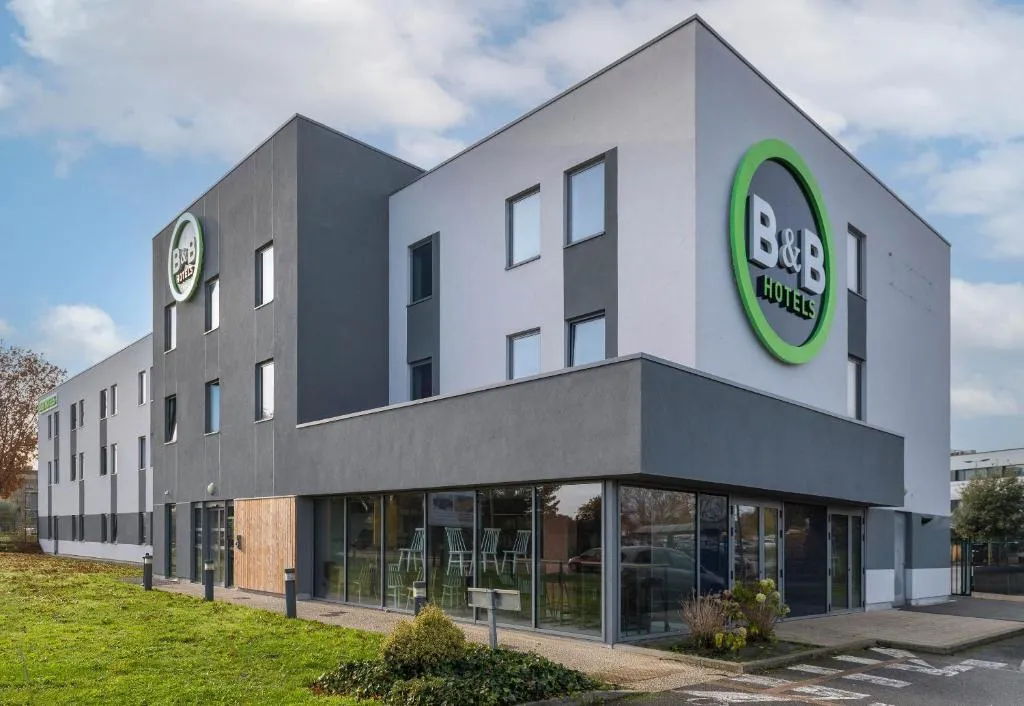 B&B HOTEL Laval Ouest，位于拉瓦勒的酒店