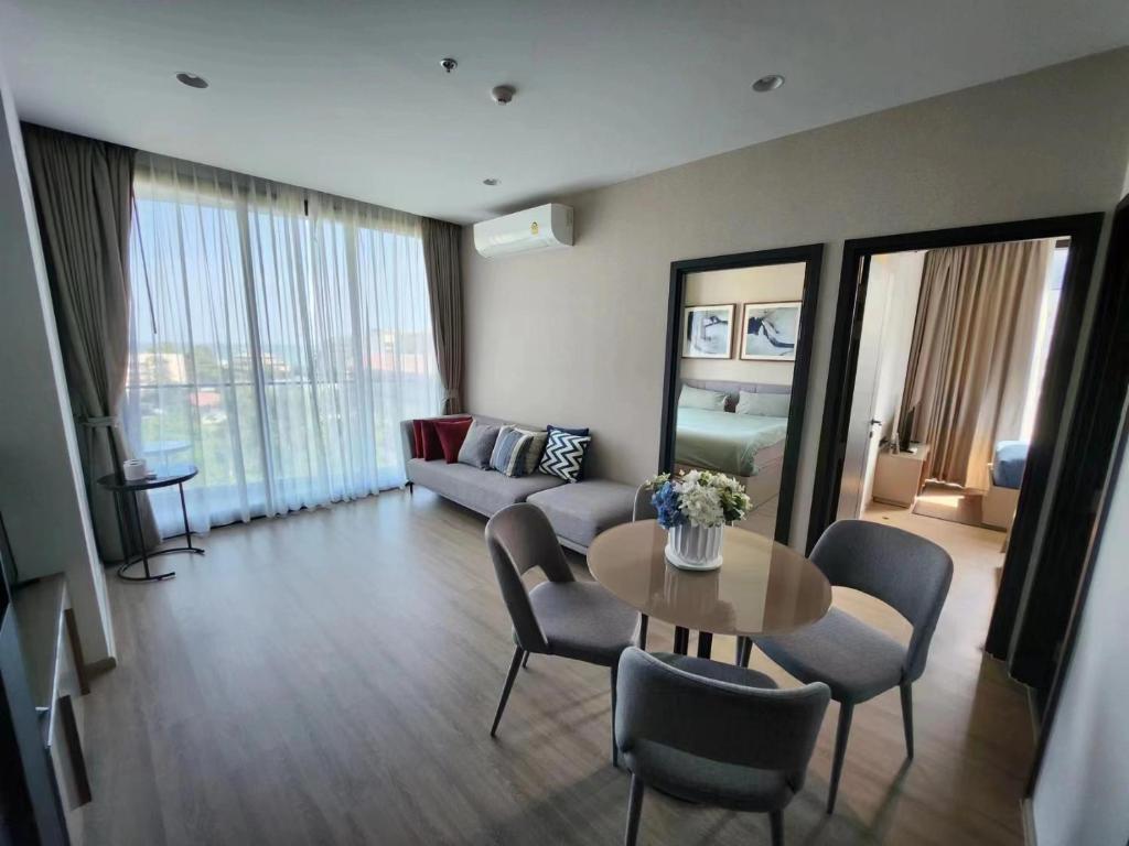 小红书网红超大无边泳池EDGE豪华公寓 市中心 海滩300米, Pattaya Central