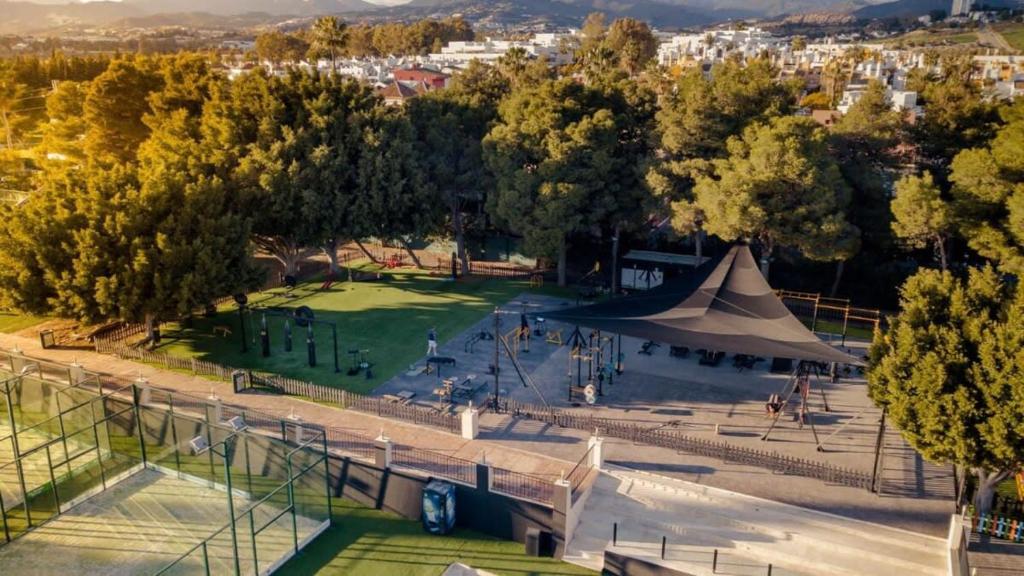Spacious apartment Gym Paddel Club Beach Wifi Park - 4