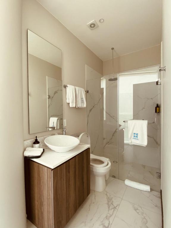 Chic 3BR Home in Luxury Condominium by the sea - 3