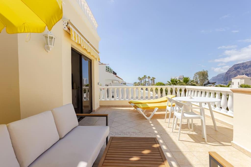 The large terrace, fantastic view on Los Gigantes - 2