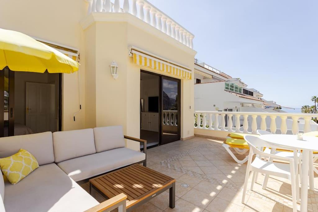 The large terrace, fantastic view on Los Gigantes - 4