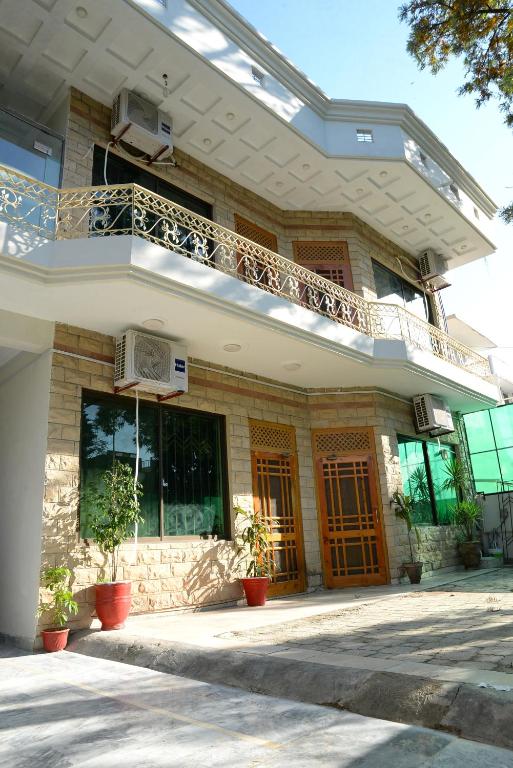 Entrance, Royal Continental in Islamabad
