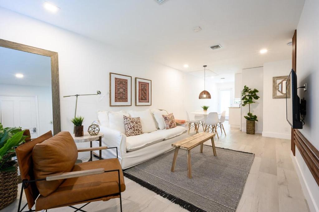 Beautiful And Comfortable Apt in Victoria Park, Fort Lauderdale