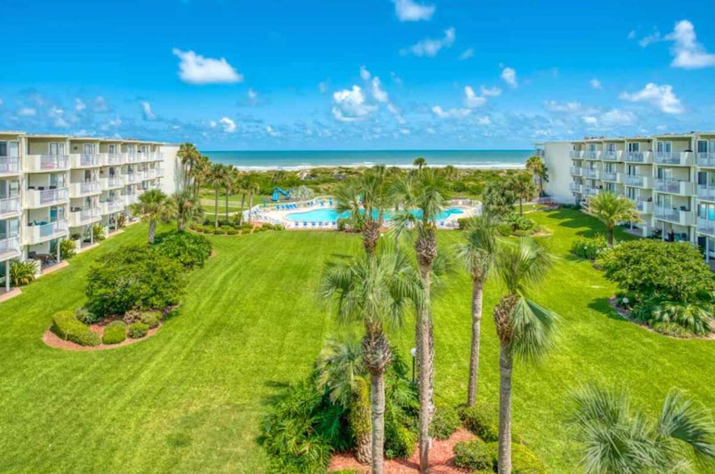 Stunning Ocean Views, Huge Patio, Heated Pool and Amenities!, St. Augustine