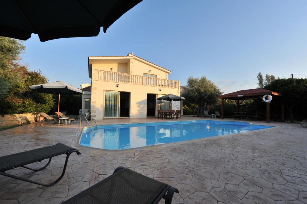 Jaime Villa Cyprus photo