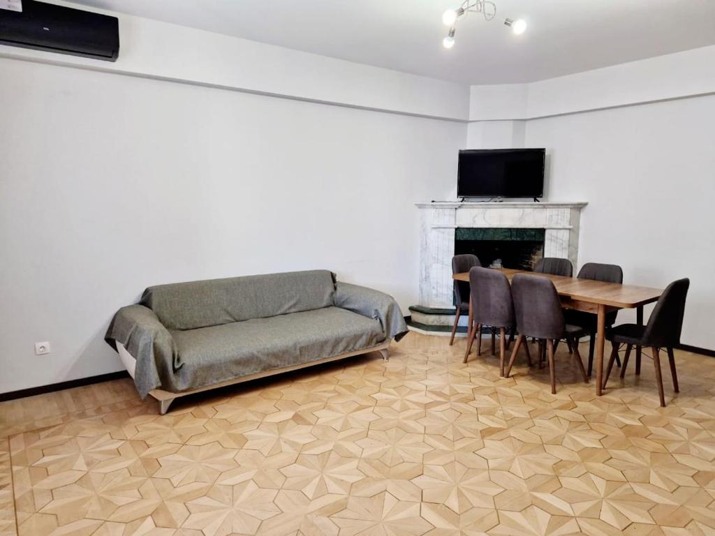 Apartment at Kostava, Tbilisi