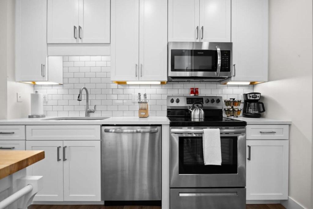 Capri Unit 001 in the Heart of Downtown TC, Traverse City