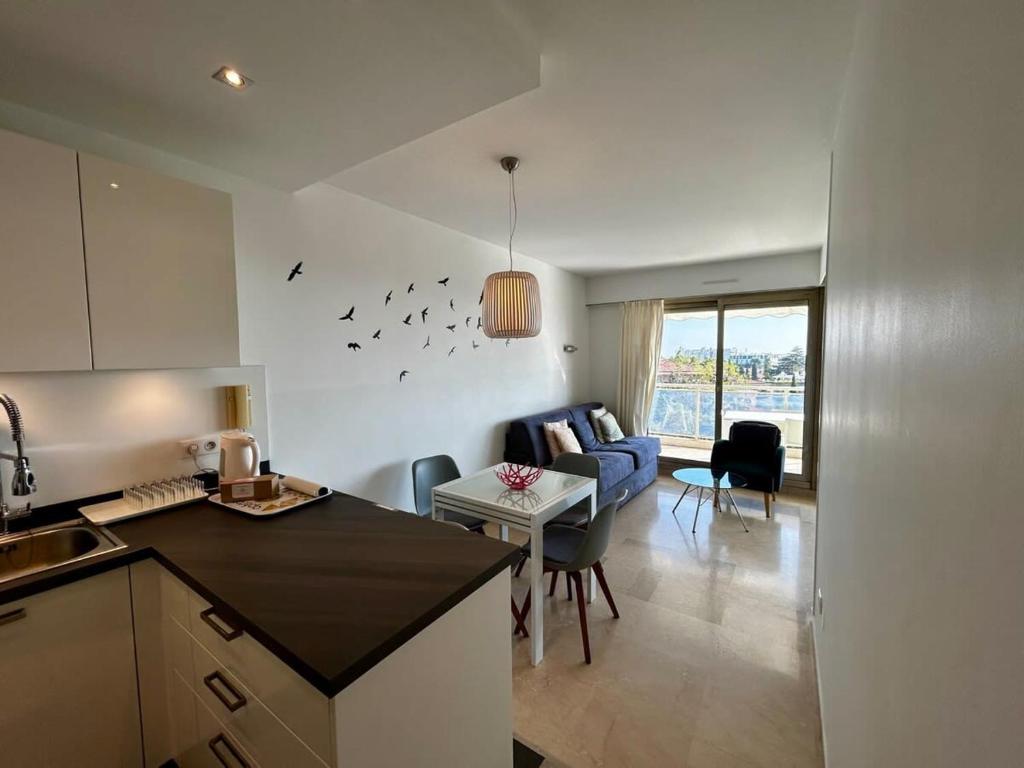 A018-Large studio with sea view swimming pool garage - 5
