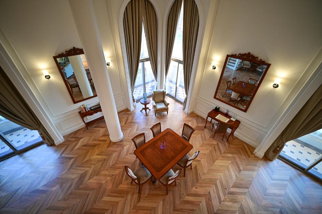 Featured Hotel