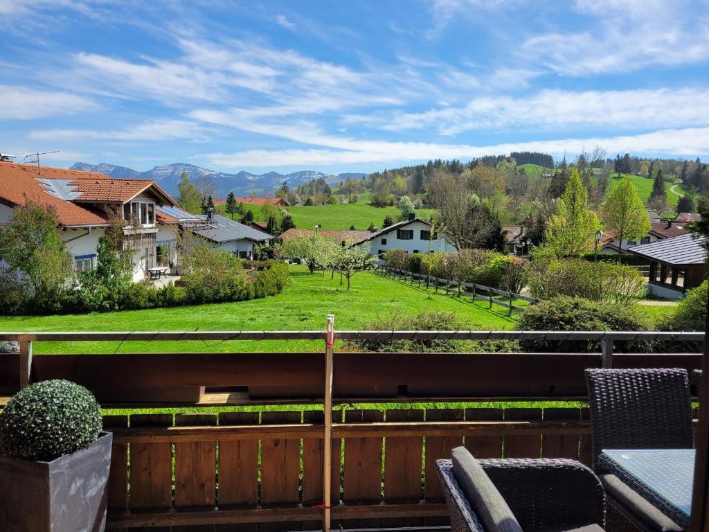 Bergnest Lodge mit Bergblick - Ca 3 min Skilift - Balkon - Garten - 6 Pers - Hund - Luftkurort - nähe Buchenegger Wasserfälle - Eistobel - Bodensee - 2
