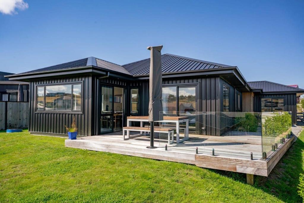 Views on Farrant, Wanaka