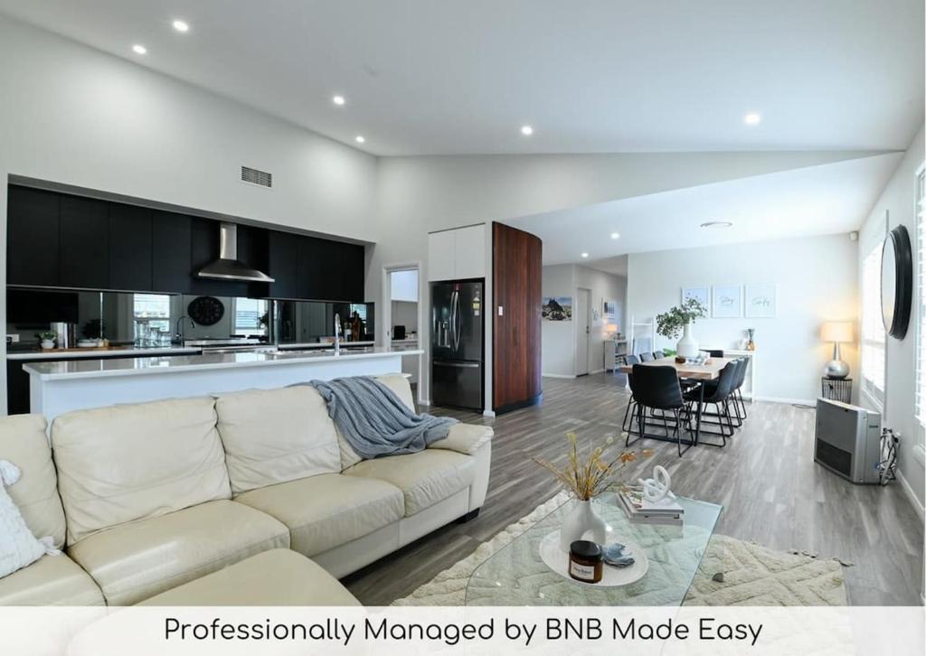 Luxe on Lincoln - Close to Zoo, Rejuvenating Pool, Dubbo