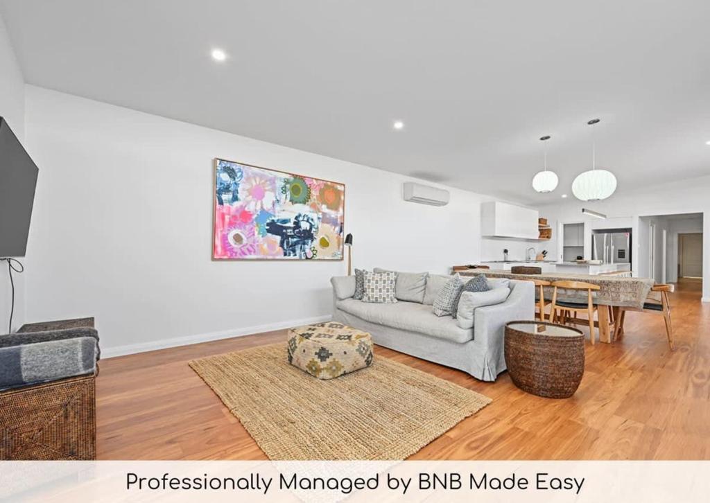 Serene Sampson - Contemporary Heritage Charm, Orange