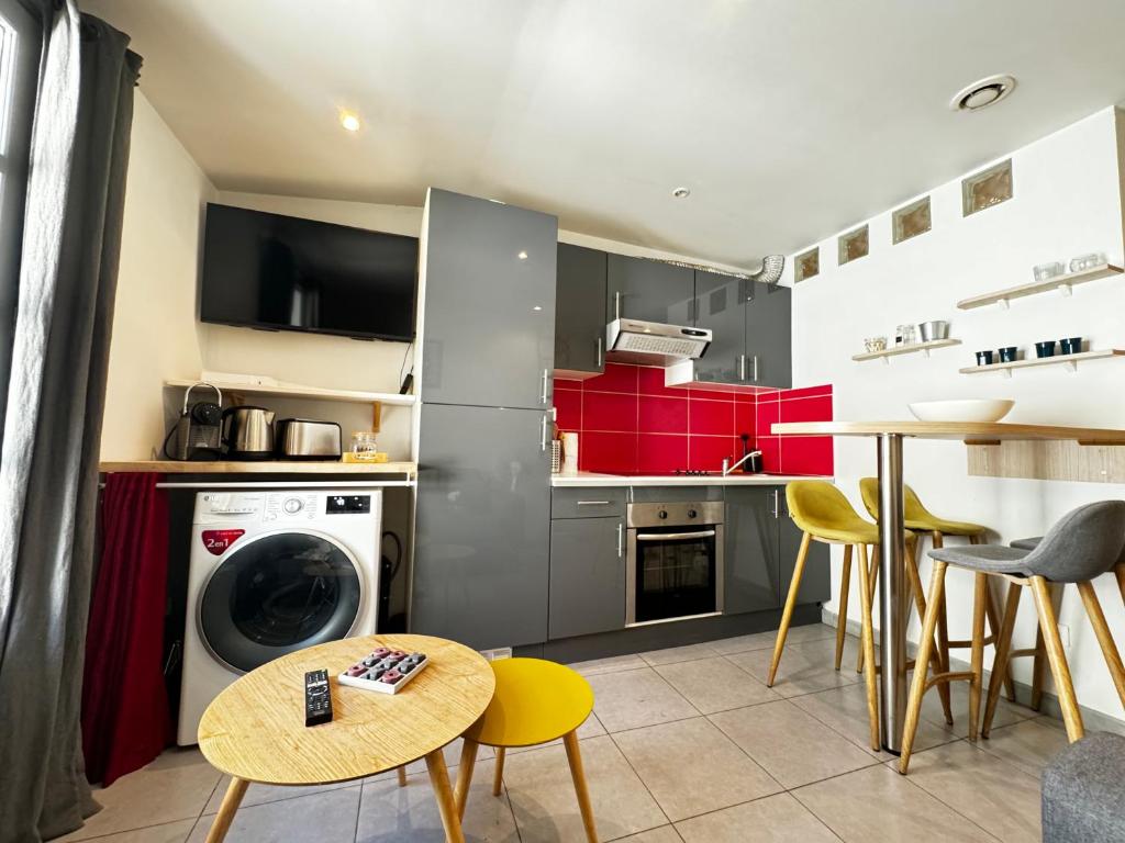 Le Cocon Citadin - Parking Gratuit à 500 m - 2 Smart TV - 4