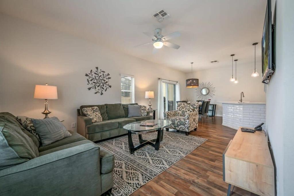 Remodeled Gem - Comfort & Location, Kissimmee