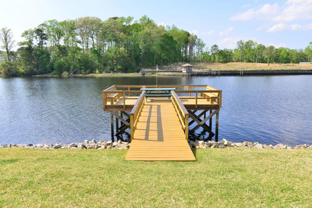 All New Waterway Luxury Panoramic Water Views and Pool, Myrtle Beach