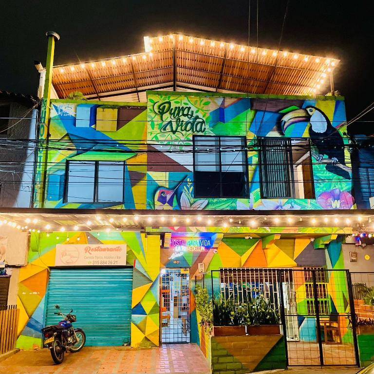 Hostal Pura Vida la 70, Медельин