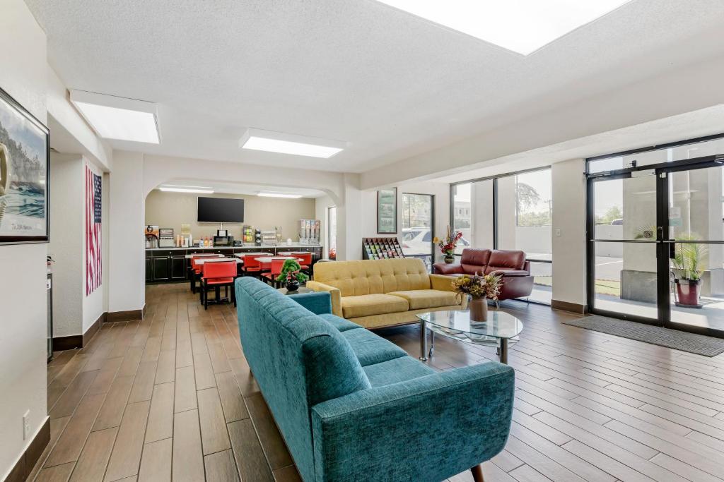 Econo Lodge Augusta, Downtown