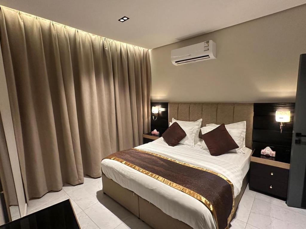 OYO 545 Golden Galaxies Furnished Units