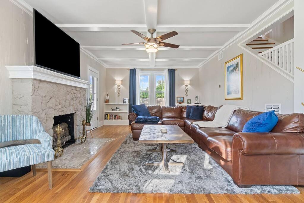 Huge Fenced Yard, New Interior, Boat and Car Parking, Pensacola