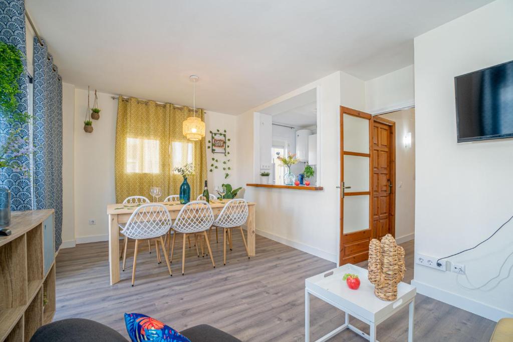 EST1-SPACIOUSS appartment in the BEACH, BBQ, downtonwn, parking, fast WIFI Fibre - 2