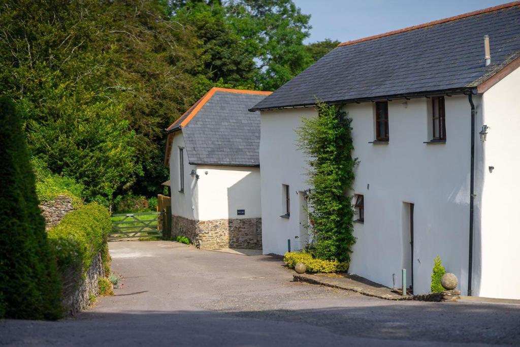 Upper Tallet at Accott Manor, West Buckland