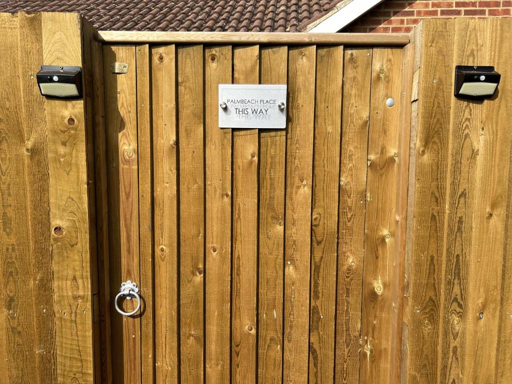 Lovely 1 Bedroom Ground floor apartment max 4 per, Hythe